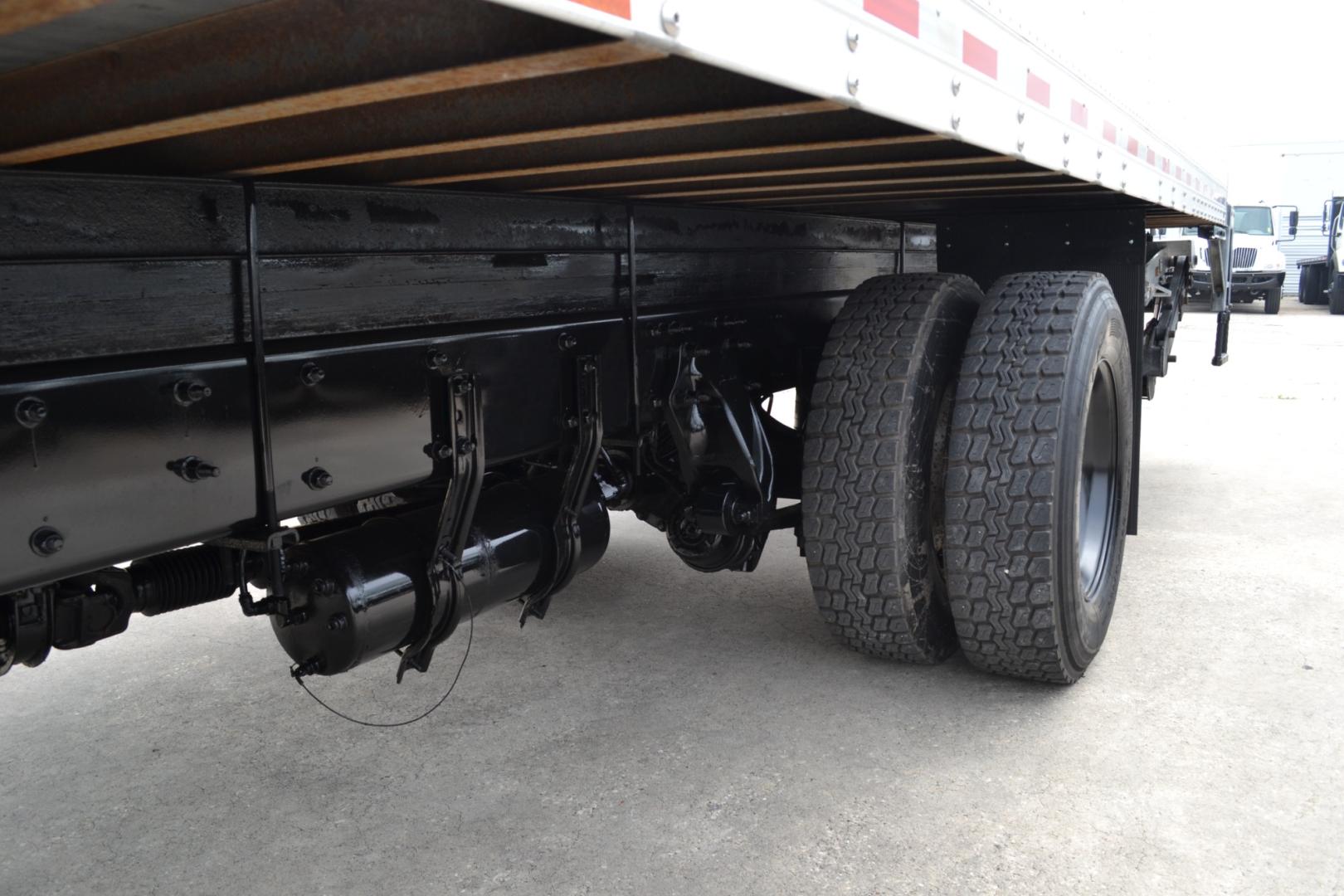 2019 YELLOW /BLACK FREIGHTLINER M2-106 with an CUMMINS B6.7L 240HP engine, ALLISON 2500RDS AUTOMATIC transmission, located at 9172 North Fwy, Houston, TX, 77037, (713) 910-6868, 29.887470, -95.411903 - Photo#8